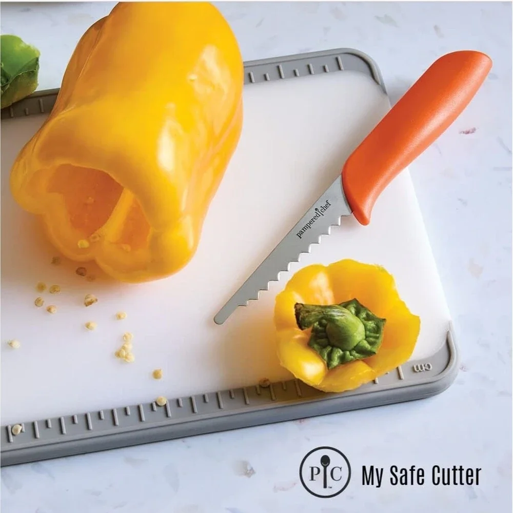 Pampered Chef My Safe Cutter Serrated Knife Pumpkin Carving Tool Halloween